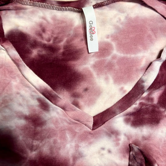 Boutique Tee- GeeGee burgundy tiedye Size M - Picture 2 of 3